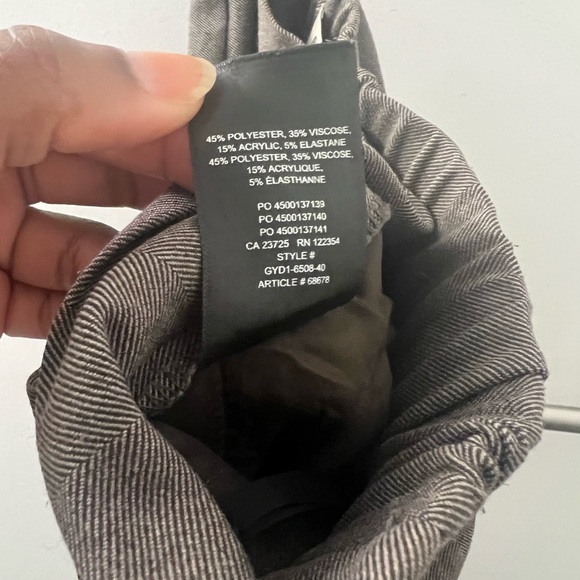 Aritzia Babaton Conan Cropped Trouser, size 6 - Picture 5 of 5